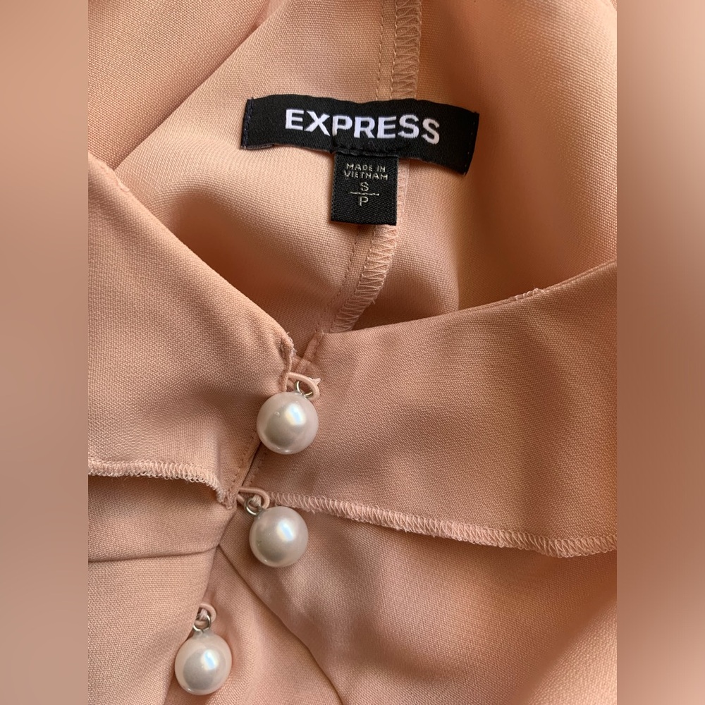 Express Ruffle Pearl Button Cami - Picture 4 of 5